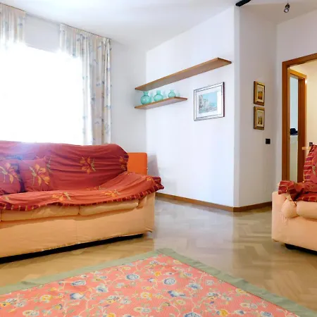 Nuovissimo E Funzionale, 公寓 莱万托